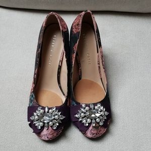 Beautiful, Like New Floral Block Heel/Pump